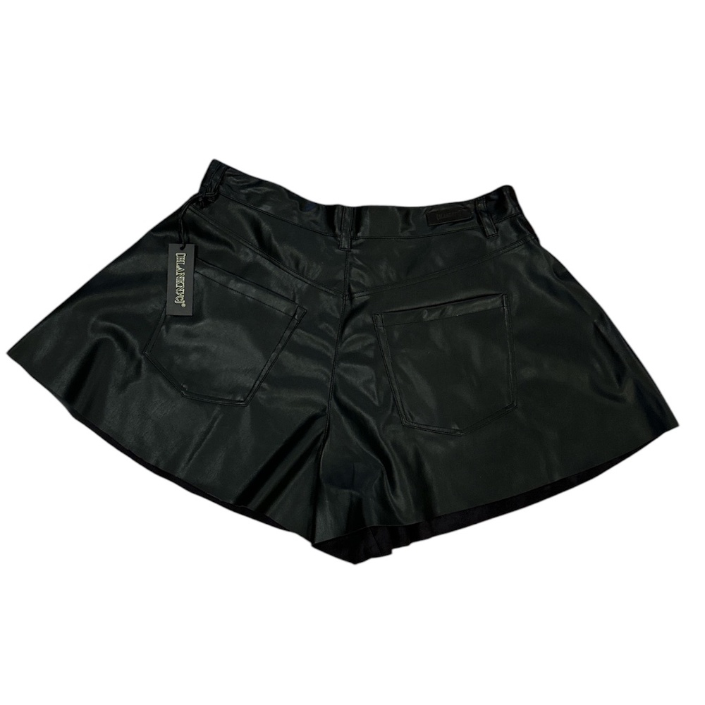 NEW WITH TAGS BLANK NYC Flare Short in Stunner Move